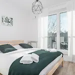 Botanic Gardens With Free Garage By Renters Wrocław