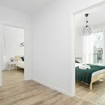 Botanic Gardens With Free Garage By Renters Wrocław