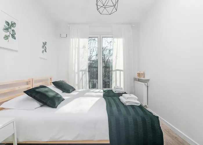 Botanic Gardens With Free Garage By Renters Wrocław