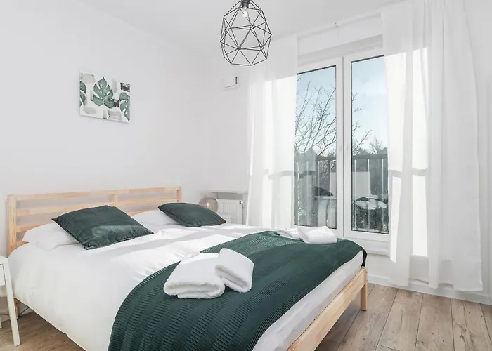 Botanic Gardens With Free Garage By Renters Wrocław