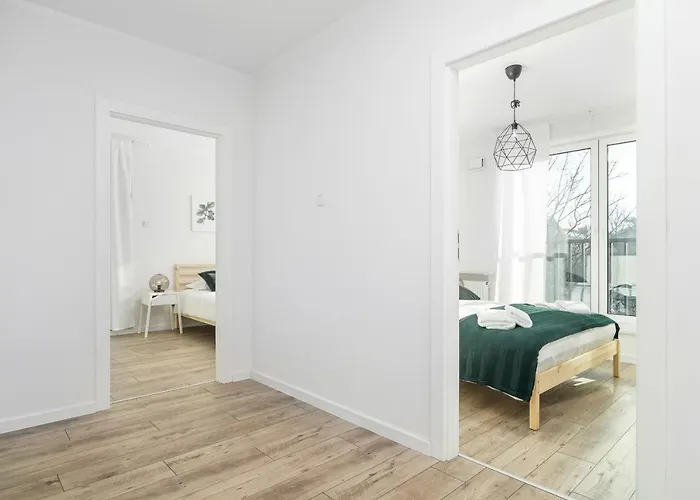 Botanic Gardens With Free Garage By Renters Wrocław