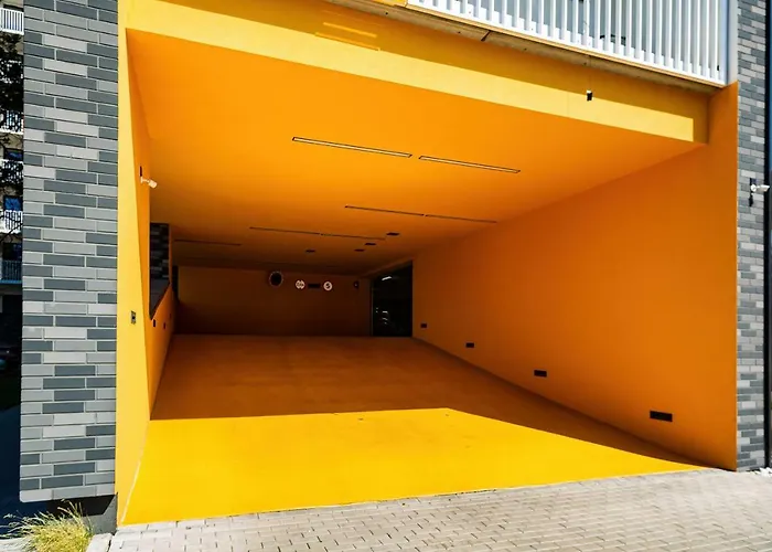 Botanic Gardens With Free Garage By Renters Wrocław