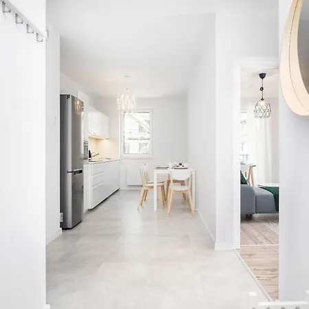 Botanic Gardens Apartment In Wroclaw By Noclegi Renters