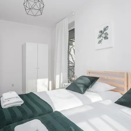 Botanic Gardens Apartment In Wroclaw By Noclegi Renters