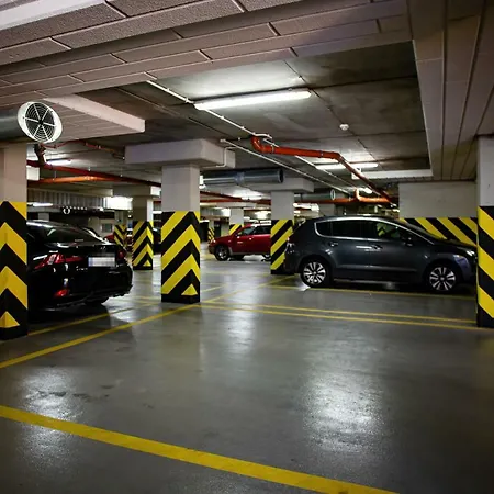 Botanic Gardens With Free Garage By Renters